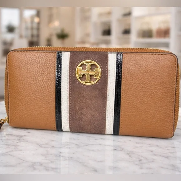 Tory Burch Embossed Tote Bag & Wallet set - Picture 3 of 8